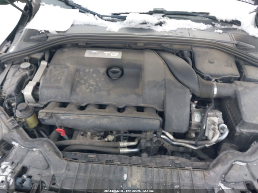 2014 Volvo S60 T6 R-Design VIN: YV1902FH8E1282156 Lot: 43934288