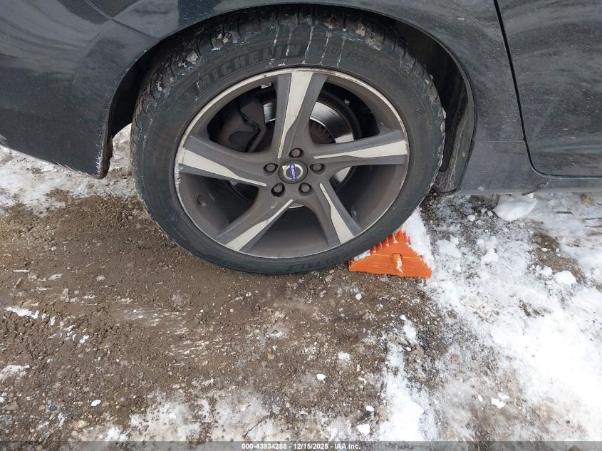 2014 Volvo S60 T6 R-Design VIN: YV1902FH8E1282156 Lot: 43934288