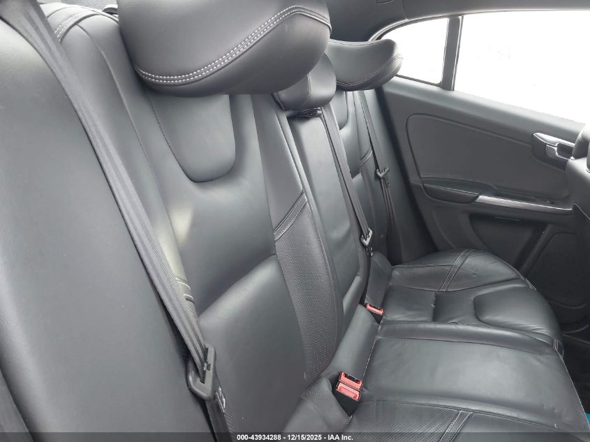 2014 Volvo S60 T6 R-Design VIN: YV1902FH8E1282156 Lot: 43934288