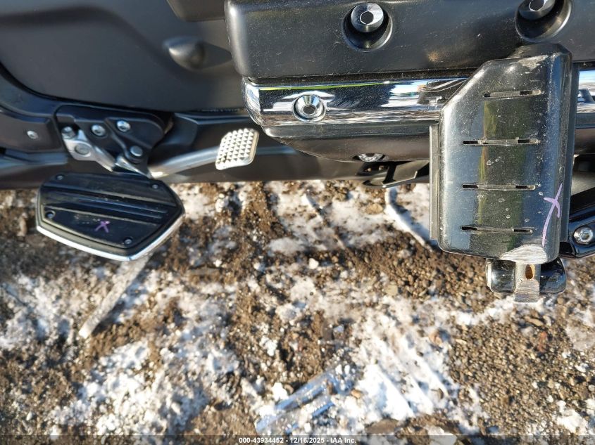 2016 Honda Gl1800 VIN: JH2SC68G3GK401102 Lot: 43934452