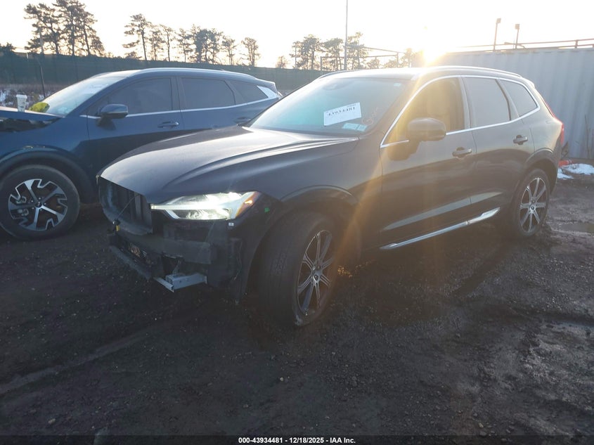 Volvo XC60 — thumbnail 2