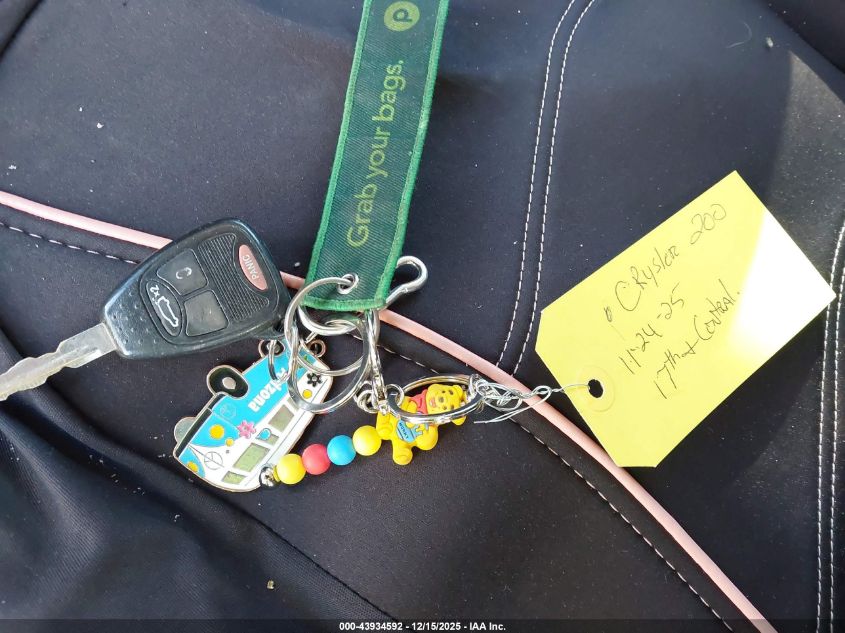 2014 Chrysler 200 Touring VIN: 1C3CCBBG4EN119677 Lot: 43934592