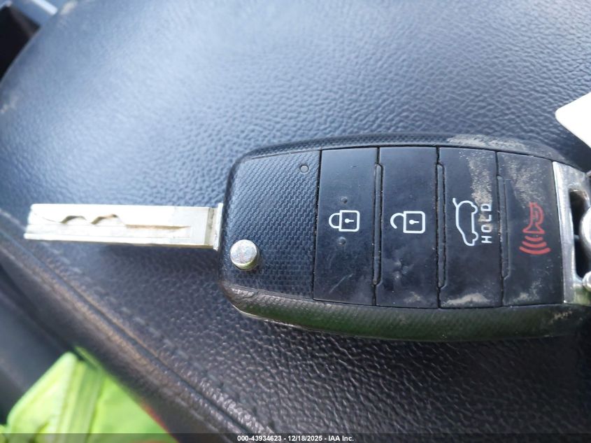 2018 Kia Sorento 2.4L Lx VIN: 5XYPGDA32JG425998 Lot: 43934623