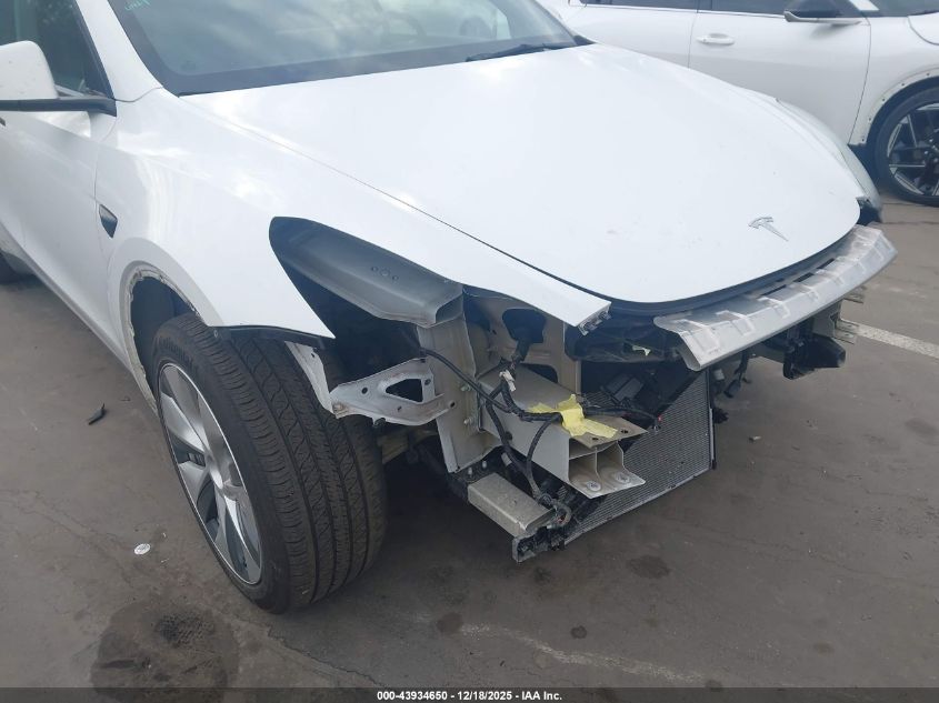 2021 Tesla Model Y Long Range Dual Motor All-Wheel Drive VIN: 5YJYGAEE9MF255004 Lot: 43934650