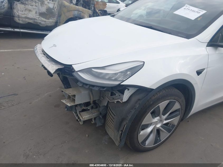 2021 Tesla Model Y Long Range Dual Motor All-Wheel Drive VIN: 5YJYGAEE9MF255004 Lot: 43934650