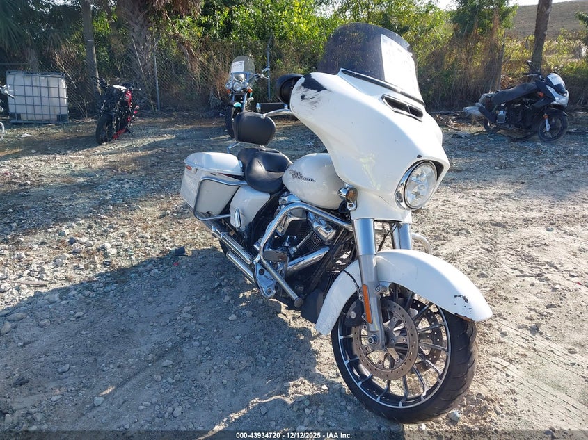 1HD1KRC13HB602929 2017 Harley-Davidson Flhxs Street Glide Special auction photo 1