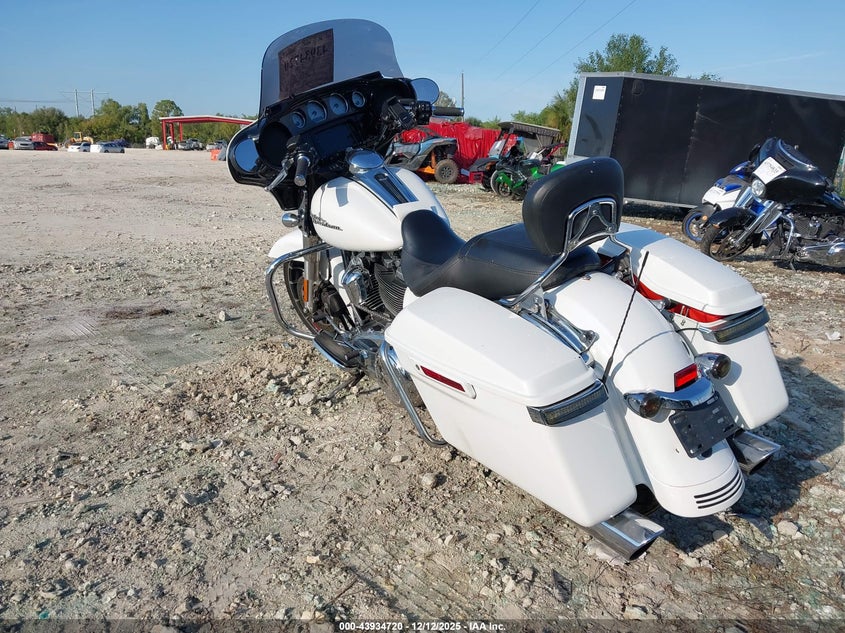 VIN 1HD1KRC13HB602929 2017 HARLEY-DAVIDSON FLHXS STREET GLIDE SPECIAL