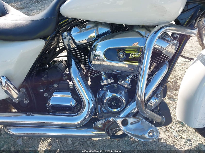 VIN 1HD1KRC13HB602929 2017 HARLEY-DAVIDSON FLHXS STREET GLIDE SPECIAL