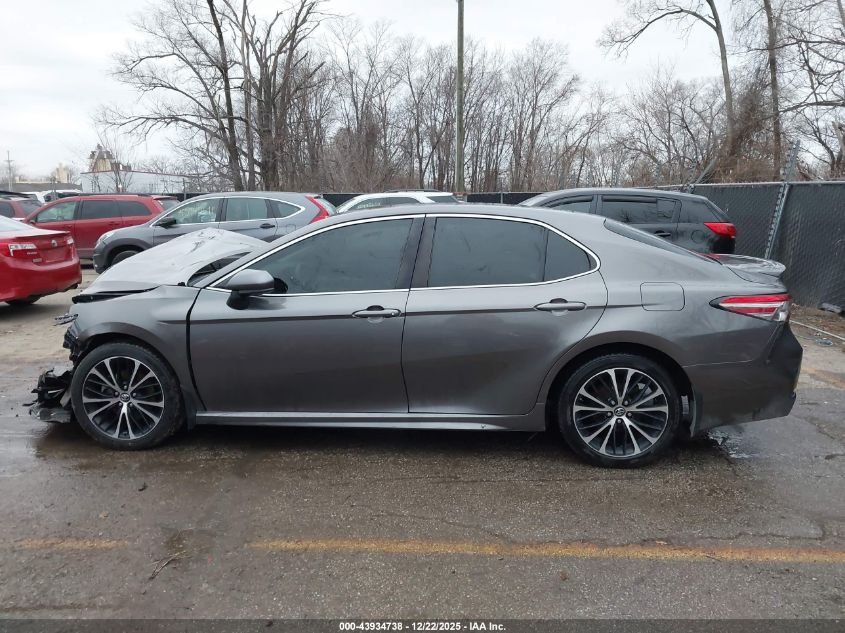 2018 Toyota Camry Se VIN: 4T1B11HK8JU118093 Lot: 43934738