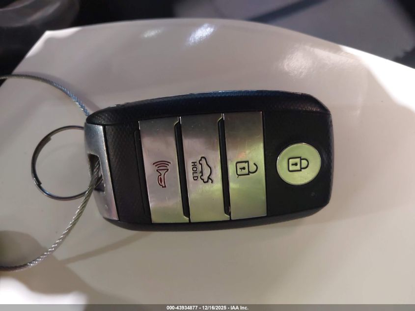 2019 Kia Optima S VIN: 5XXGT4L39KG284278 Lot: 43934877