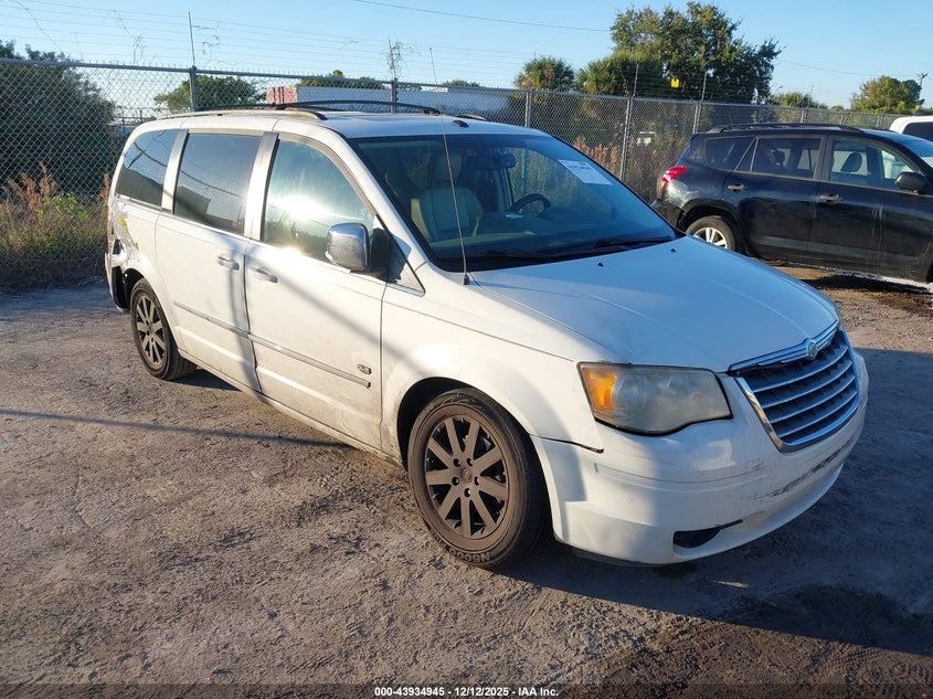 2009 Chrysler Town & Country Touring