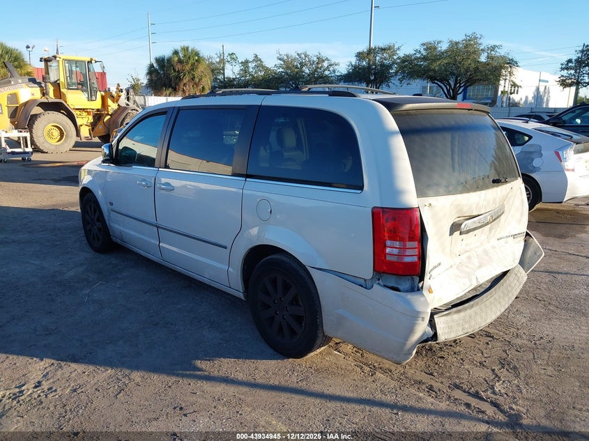 2009 Chrysler Town & Country Touring