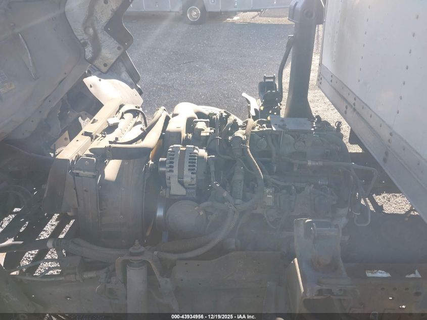 2005 GMC W4S042 W4500 Gas Reg VIN: 4KDC4B1U05J802396 Lot: 43934956