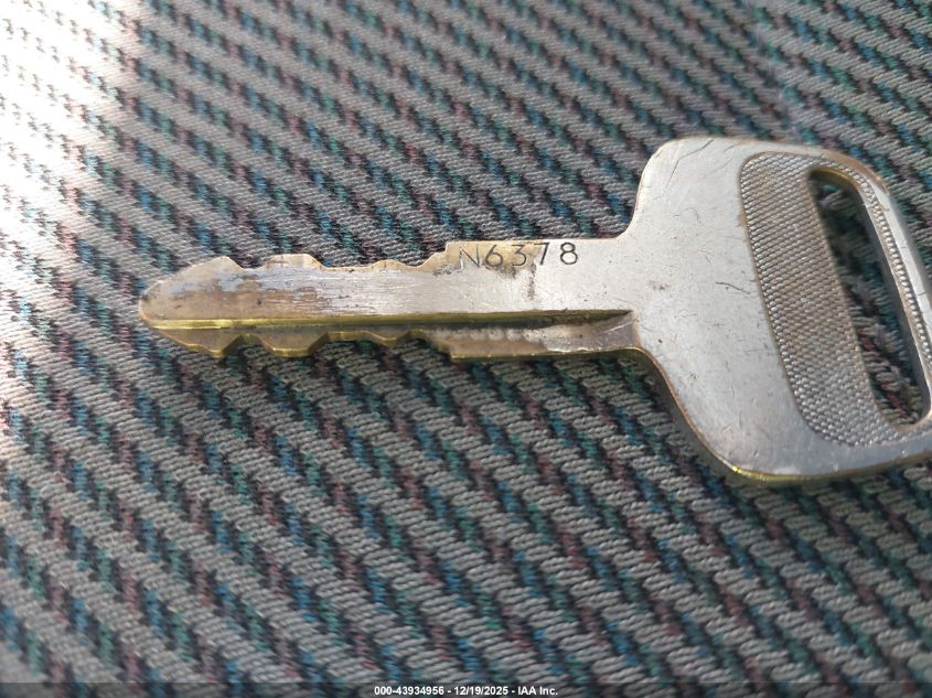 2005 GMC W4S042 W4500 Gas Reg VIN: 4KDC4B1U05J802396 Lot: 43934956