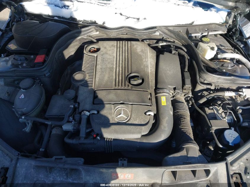 2014 Mercedes-Benz C 250 Luxury VIN: WDDGF4HBXEA953039 Lot: 43935103