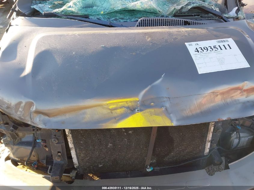 2004 Chevrolet Express VIN: 1GBFG15T541197010 Lot: 43935111