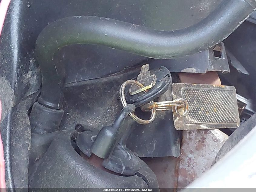 2004 Chevrolet Express VIN: 1GBFG15T541197010 Lot: 43935111