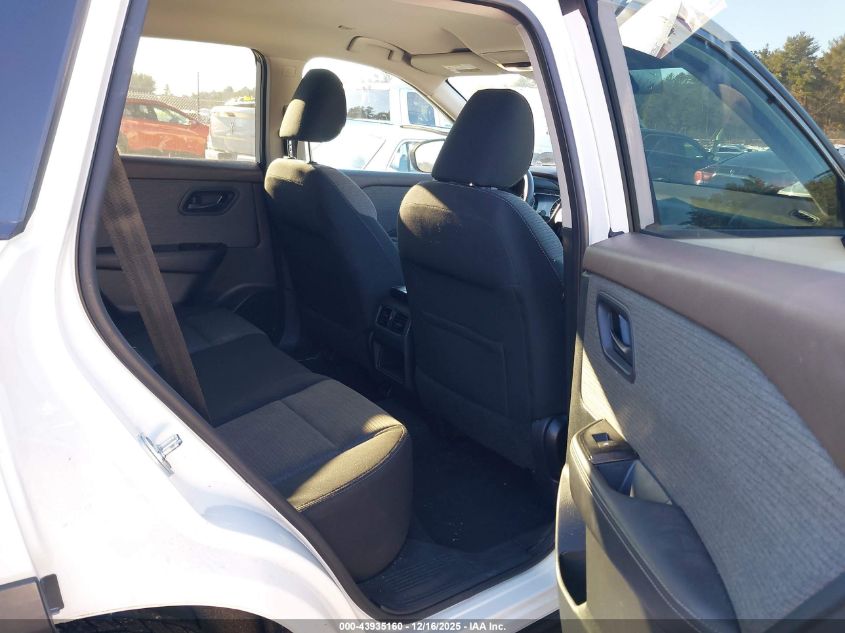 2022 Nissan Rogue S Fwd VIN: 5N1BT3AA7NC704092 Lot: 43935160