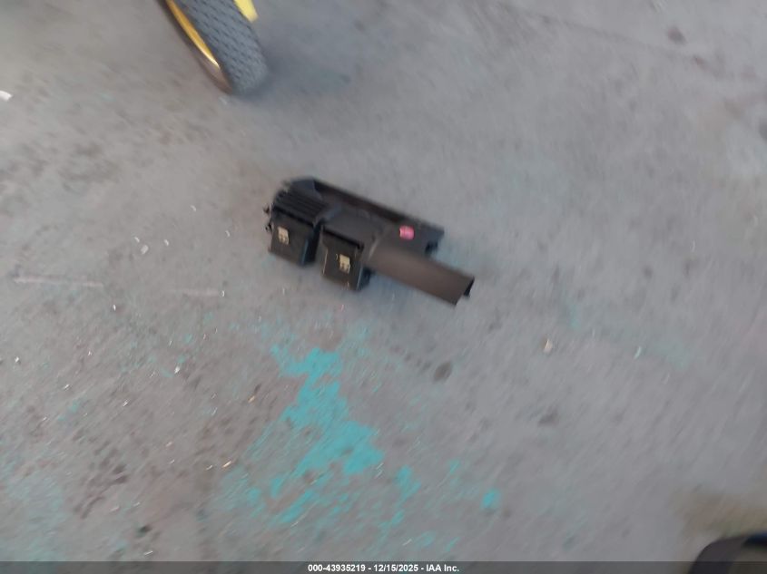 2003 Isuzu Rodeo S 3.2L V6 VIN: 4S2CK58W434303815 Lot: 43935219