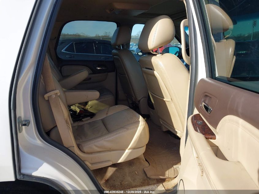 2011 GMC Yukon Denali VIN: 1GKS2EEF2BR165547 Lot: 43935248