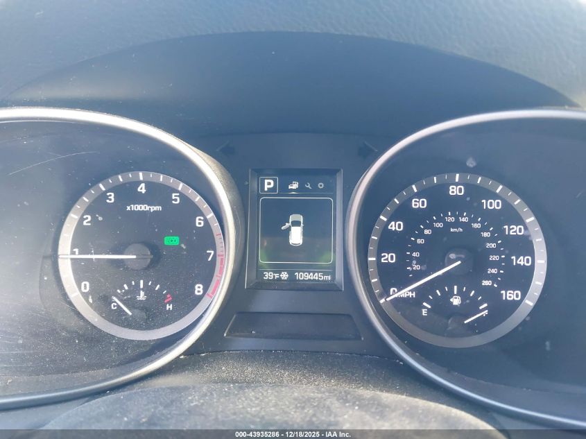 2017 Hyundai Santa Fe Se VIN: KM8SM4HFXHU170556 Lot: 43935286