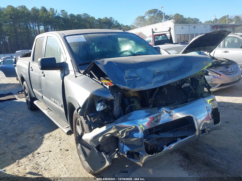2015 Nissan Titan Sv
