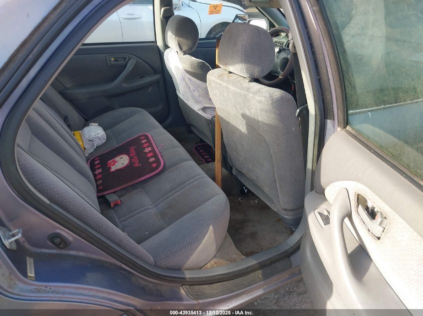 2000 Toyota Camry Le V6 VIN: 4T1BF22K1YU100626 Lot: 43935413