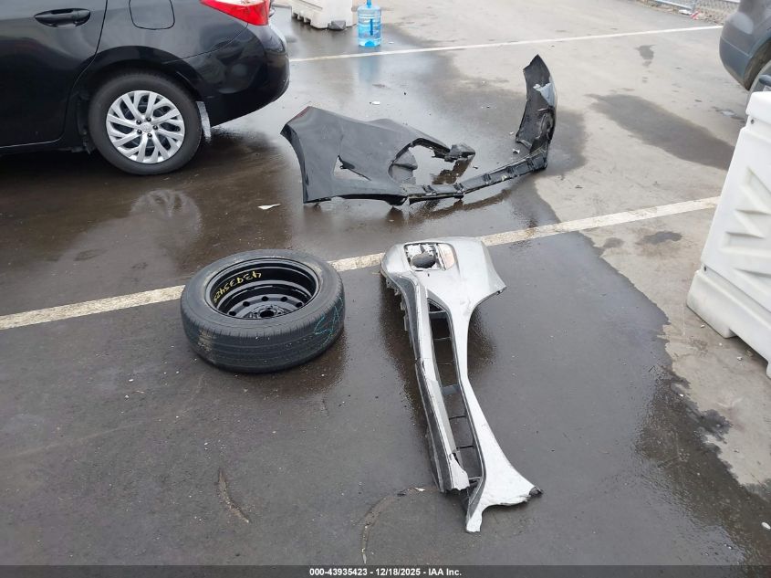 2019 Toyota Corolla Le VIN: 2T1BURHE7KC208001 Lot: 43935423