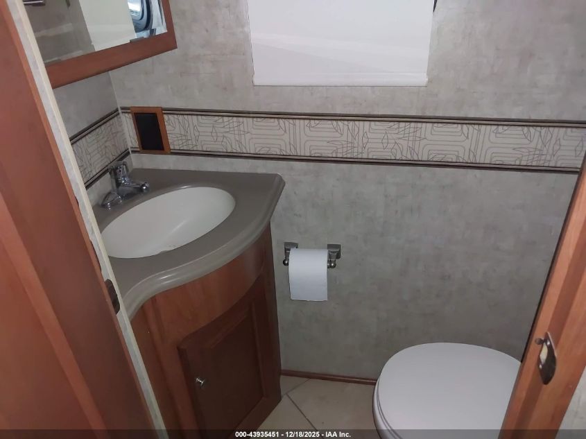 2014 Ford F53 VIN: 1F66F5DY1E0A15686 Lot: 43935451