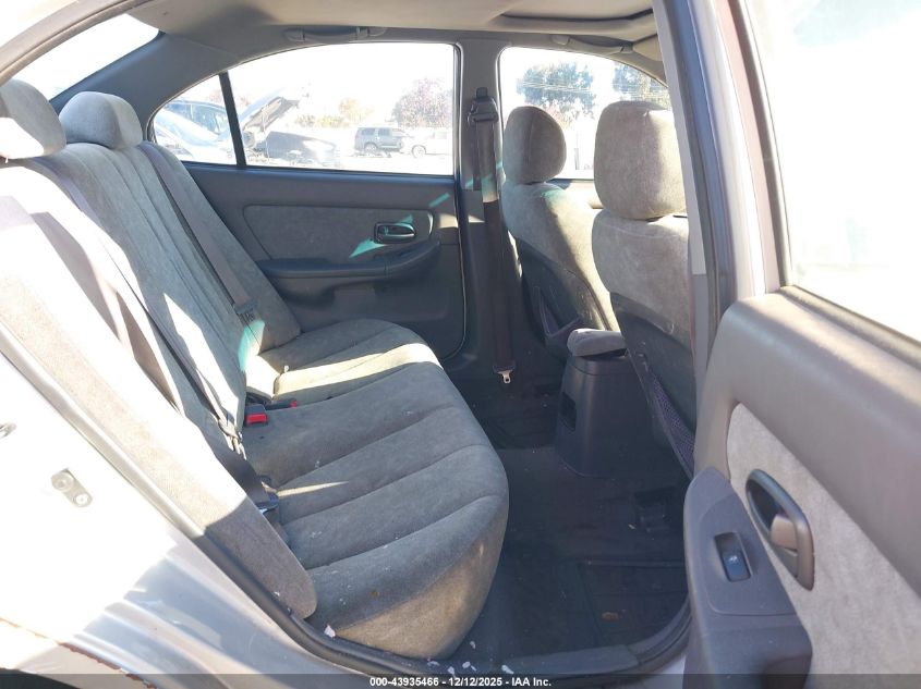 2003 Hyundai Elantra Gls/Gt VIN: KMHDN45D03U563757 Lot: 43935466