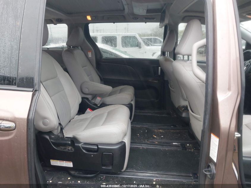 2018 Toyota Sienna Limited Premium 7 Passenger VIN: 5TDYZ3DCXJS962853 Lot: 43935565