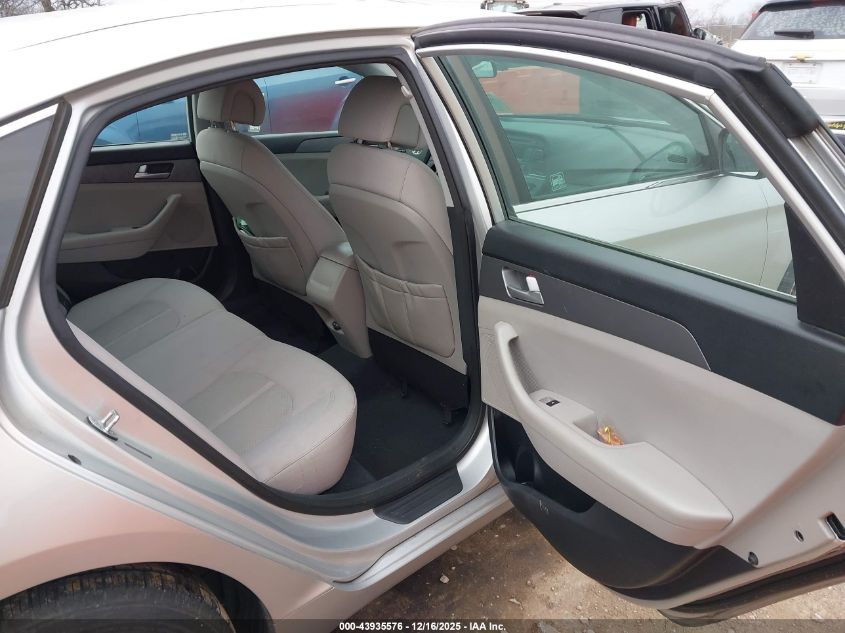 2015 Hyundai Sonata Se VIN: 5NPE24AF7FH008232 Lot: 43935576