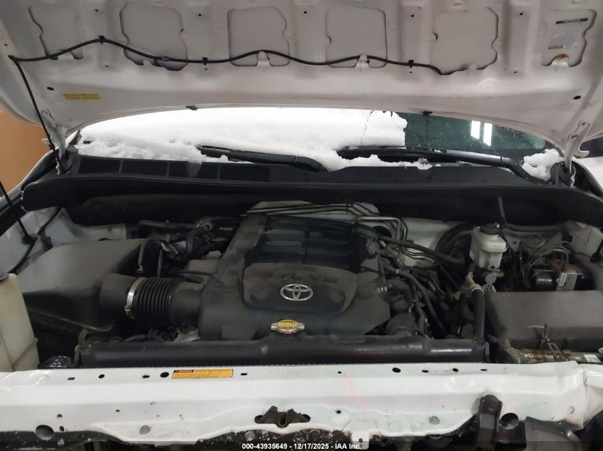 2011 Toyota Sequoia Platinum 5.7L V8 VIN: 5TDDW5G1XBS051453 Lot: 43935649