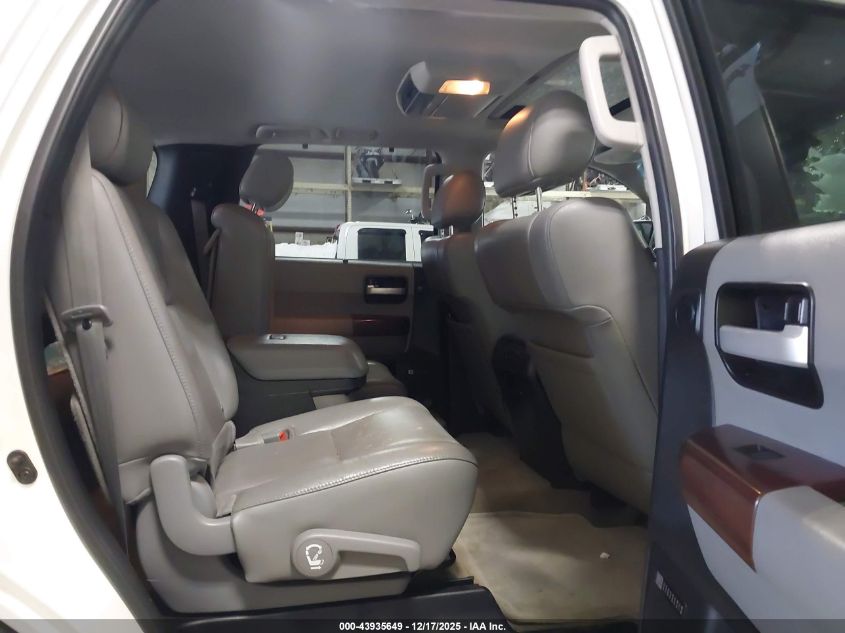 2011 Toyota Sequoia Platinum 5.7L V8 VIN: 5TDDW5G1XBS051453 Lot: 43935649