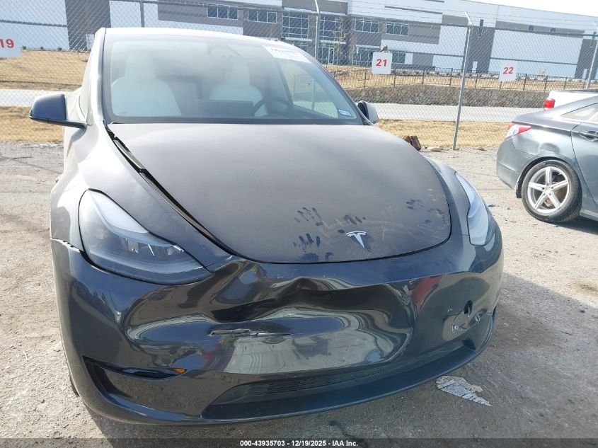 2024 Tesla Model Y Long Range Dual Motor All-Wheel Drive VIN: 7SAYGAEE1RF153562 Lot: 43935703