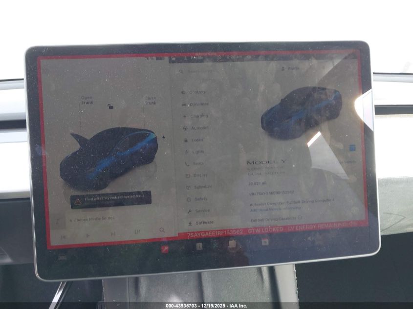 2024 Tesla Model Y Long Range Dual Motor All-Wheel Drive VIN: 7SAYGAEE1RF153562 Lot: 43935703