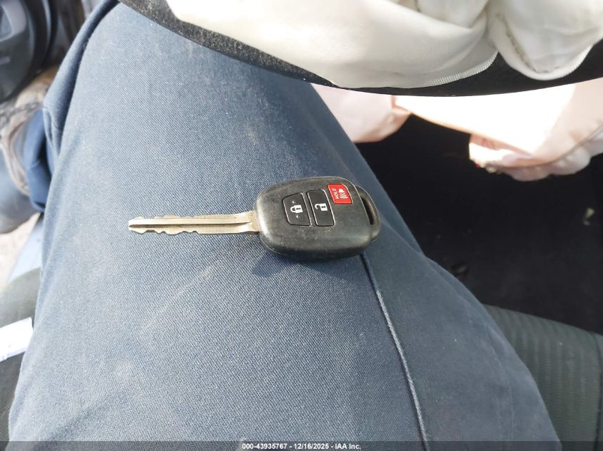 2018 Toyota Rav4 Le VIN: 2T3ZFREV4JW406732 Lot: 43935767