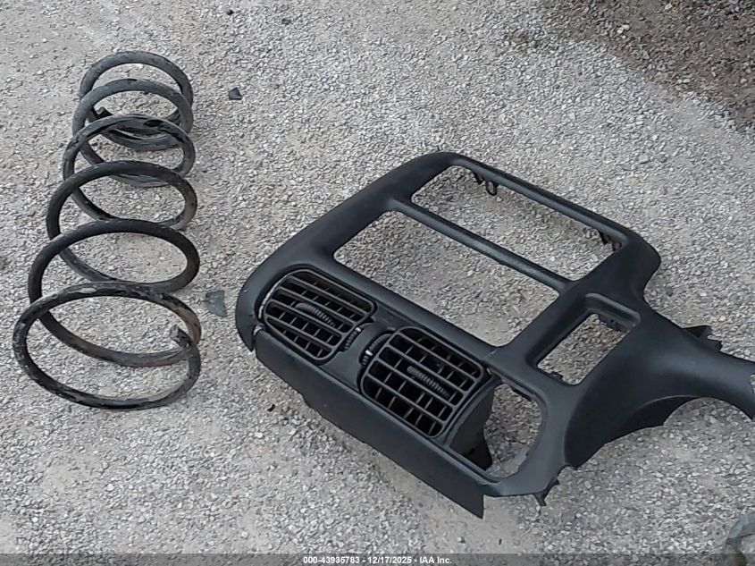 1998 Chevrolet S-10 Fleetside VIN: 1GCCS144XW8228804 Lot: 43935783