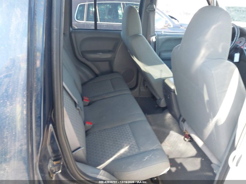 2005 Jeep Liberty Sport VIN: 1J4GL48K05W555628 Lot: 43935791