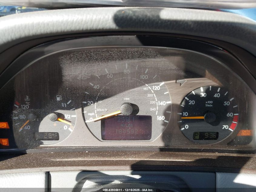 2000 Mercedes-Benz E 320 VIN: WDBJF65J1YB044692 Lot: 43935811