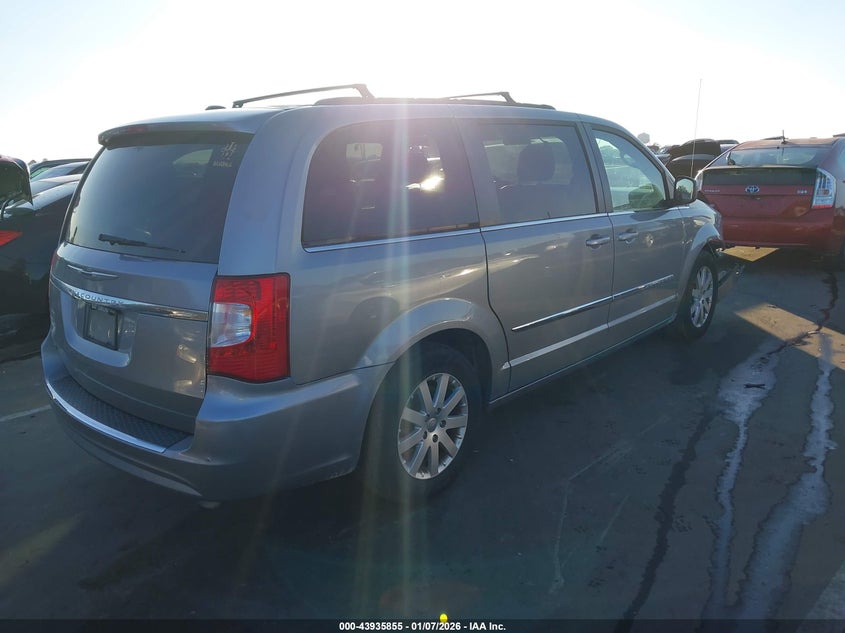 2016 Chrysler Town & Country Touring