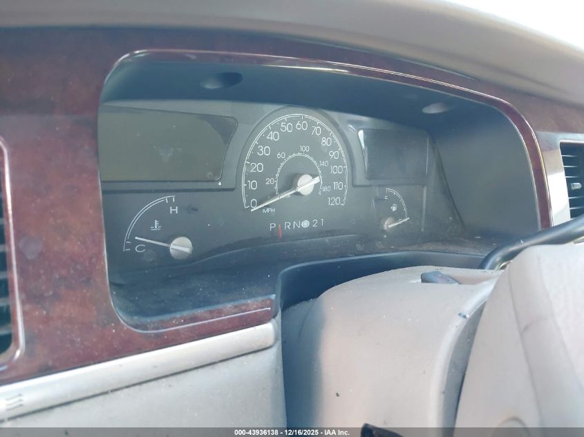 2003 Lincoln Town Car Signature VIN: 1LNHM82W13Y640467 Lot: 43936138