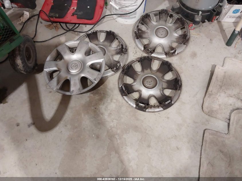 2002 Toyota Camry Le VIN: 4T1BE32K42U559875 Lot: 43936163