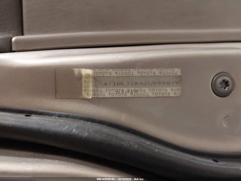 2002 Toyota Camry Le VIN: 4T1BE32K42U559875 Lot: 43936163