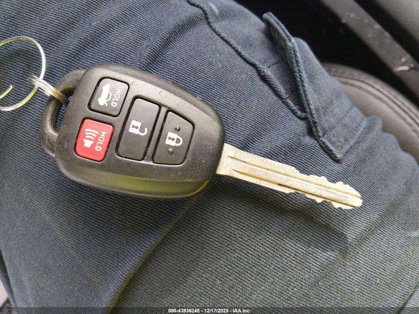 2017 Toyota Corolla Le VIN: 2T1BURHE1HC748064 Lot: 43936248