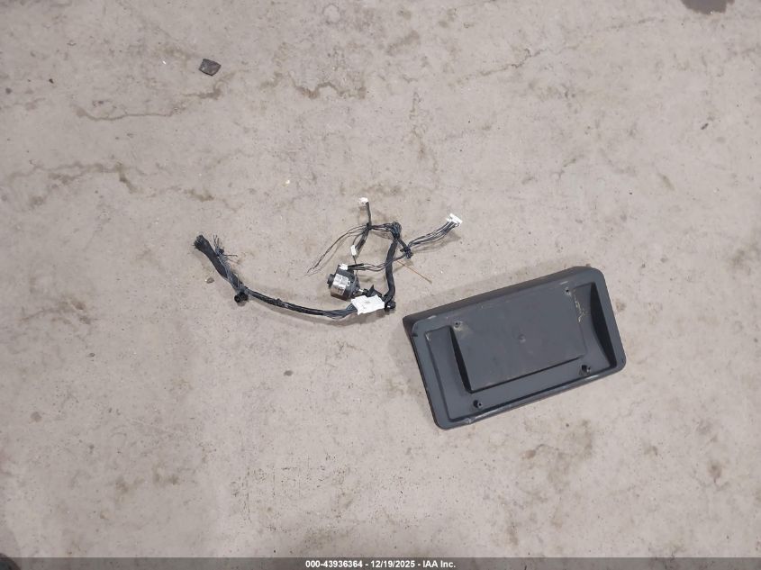 2022 Tesla Model 3 Long Range Dual Motor All-Wheel Drive VIN: 5YJ3E1EB3NF360810 Lot: 43936364