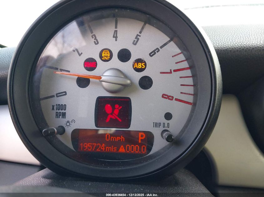 2011 Mini Cooper VIN: WMWSU3C59BT092486 Lot: 43936454