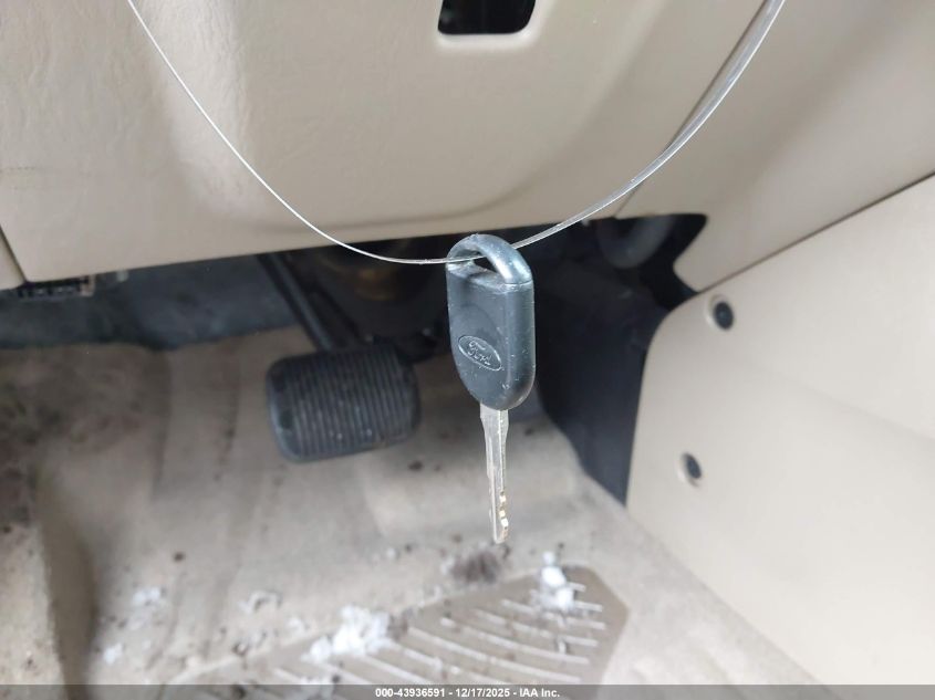 2007 Ford Escape Limited VIN: 1FMYU94127KB07270 Lot: 43936591