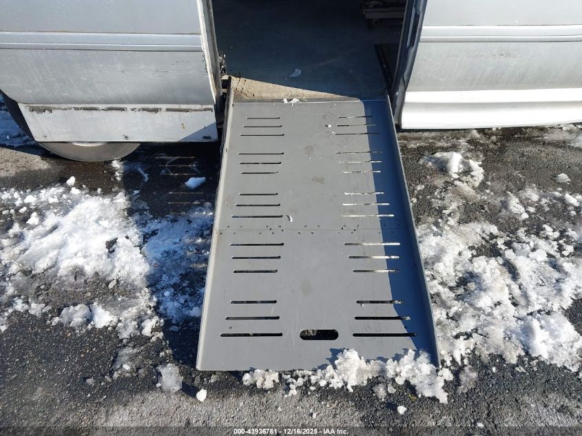 2004 Dodge Grand Caravan Sxt VIN: 2D4GP44L54R617267 Lot: 43936761