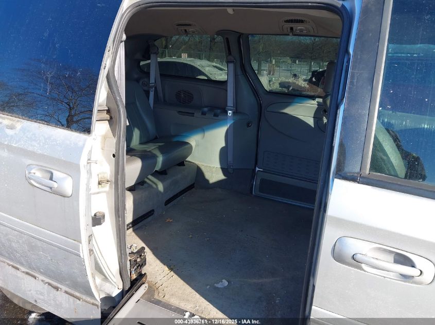 2004 Dodge Grand Caravan Sxt VIN: 2D4GP44L54R617267 Lot: 43936761